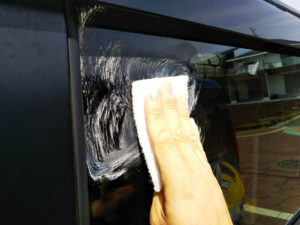 車ガラスの水垢除去