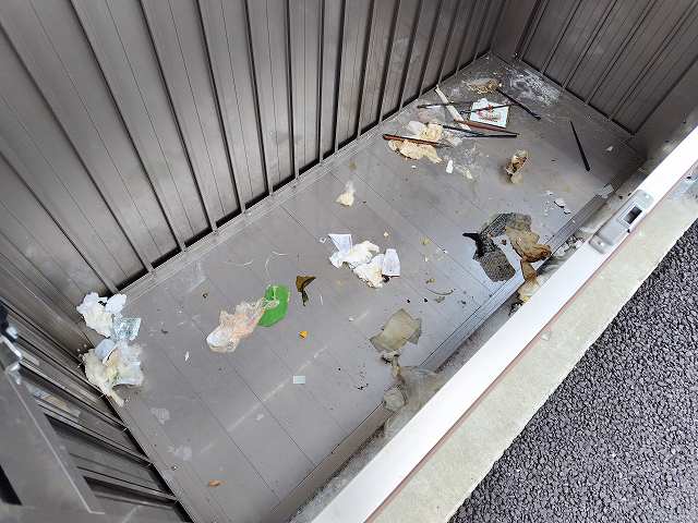 日常清掃ビフォー（共用部清掃のソラダム）